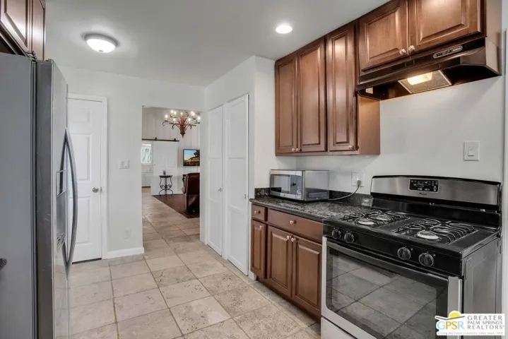 553 N Paseo De Anza, Palm Springs, California 92262