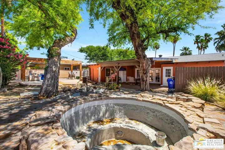 553 N Paseo De Anza, Palm Springs, California 92262