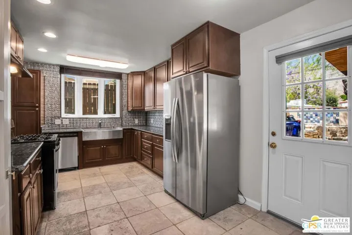 553 N Paseo De Anza, Palm Springs, California 92262