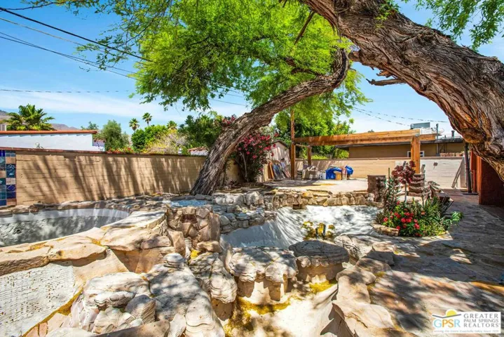 553 N Paseo De Anza, Palm Springs, California 92262