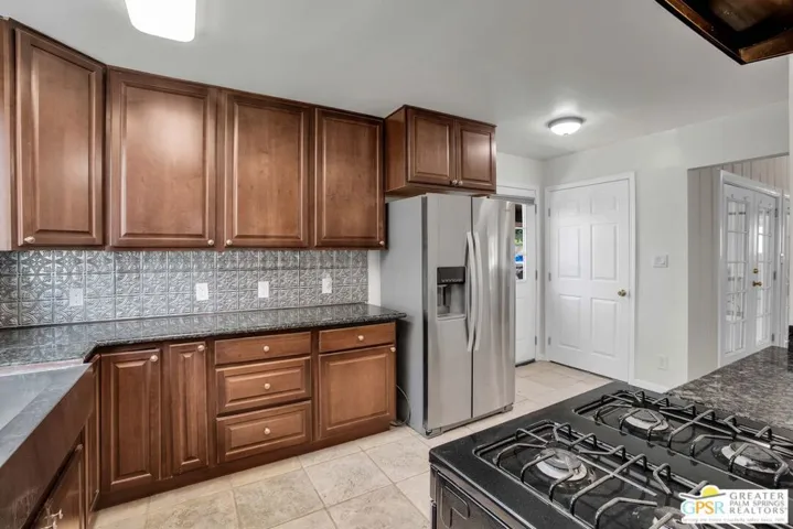 553 N Paseo De Anza, Palm Springs, California 92262