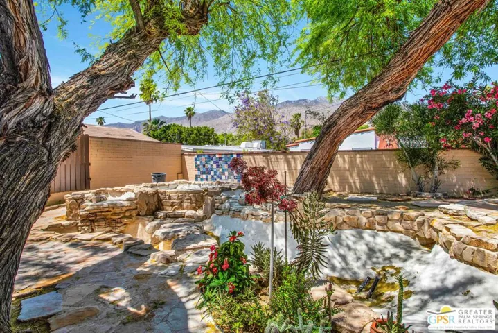 553 N Paseo De Anza, Palm Springs, California 92262