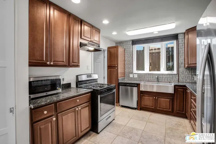 553 N Paseo De Anza, Palm Springs, California 92262