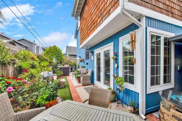 2210 Pacific Avenue E1, Costa Mesa, California 92627