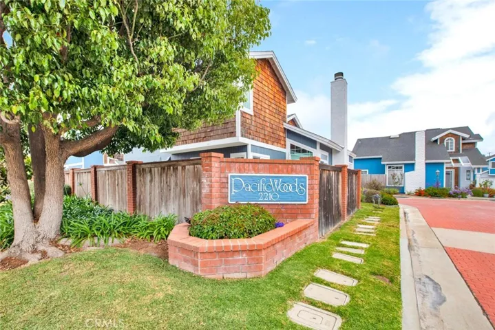 2210 Pacific Avenue E1, Costa Mesa, California 92627