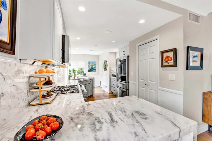 2210 Pacific Avenue E1, Costa Mesa, California 92627