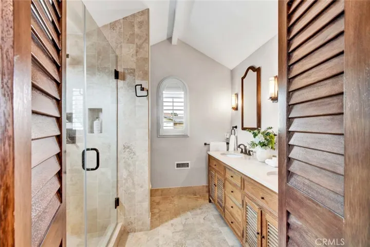 2210 Pacific Avenue E1, Costa Mesa, California 92627