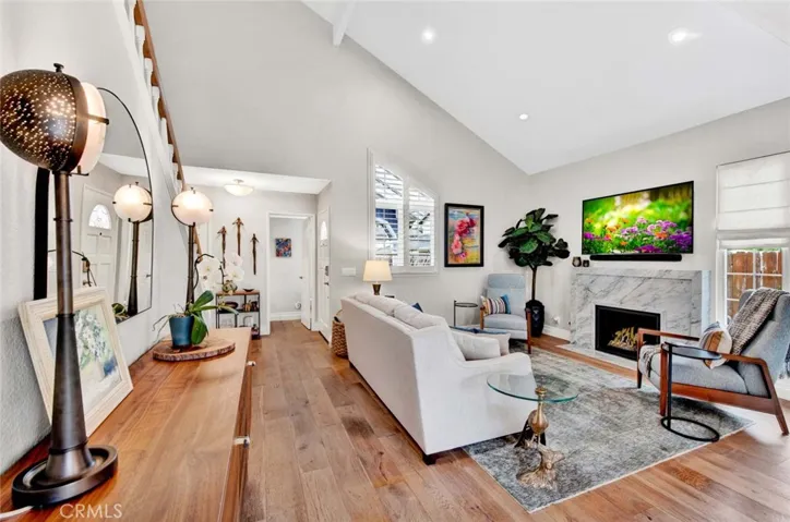 2210 Pacific Avenue E1, Costa Mesa, California 92627