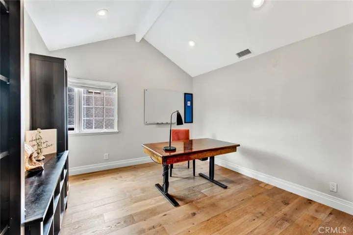 2210 Pacific Avenue E1, Costa Mesa, California 92627
