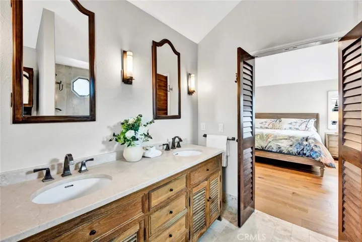2210 Pacific Avenue E1, Costa Mesa, California 92627