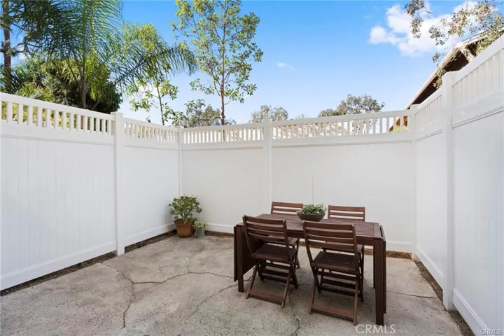 good size back yard for entertaining