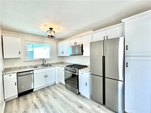 208 Marine Avenue, Newport Beach, California 92662