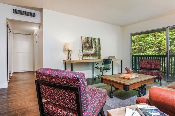 448 N Bellflower Boulevard 305, Long Beach, California 90814