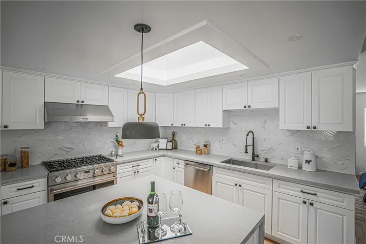 120 E Fairfield Drive, Claremont, California 91711