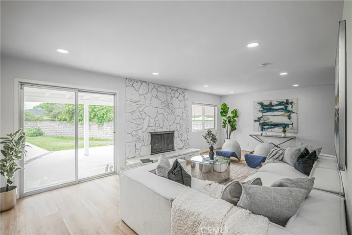 120 E Fairfield Drive, Claremont, California 91711