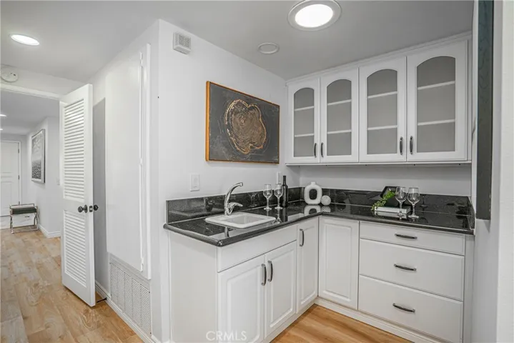 120 E Fairfield Drive, Claremont, California 91711