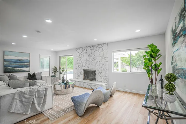 120 E Fairfield Drive, Claremont, California 91711