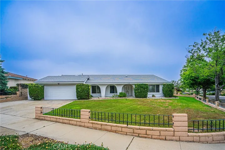 120 E Fairfield Drive, Claremont, California 91711