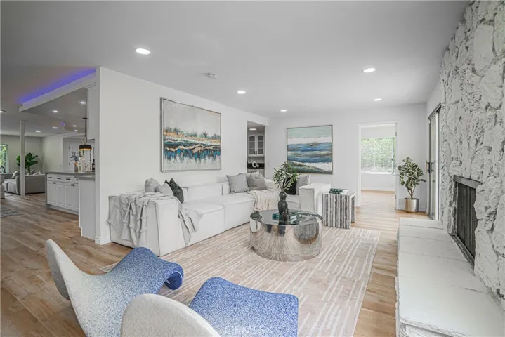 120 E Fairfield Drive, Claremont, California 91711