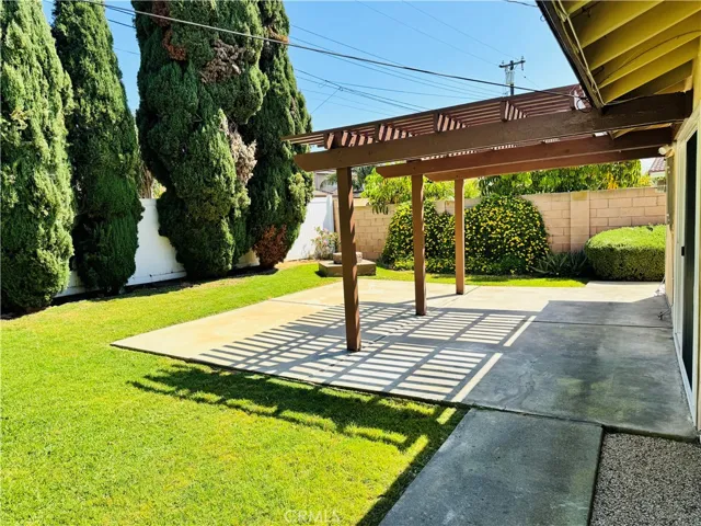 9657 Lark Circle, Fountain Valley, California 92708