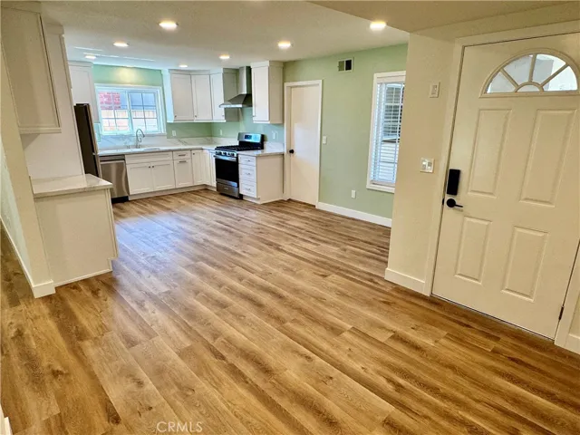 9657 Lark Circle, Fountain Valley, California 92708