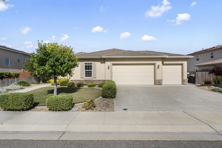 1660 Chateau Ln, Manteca, California 95337