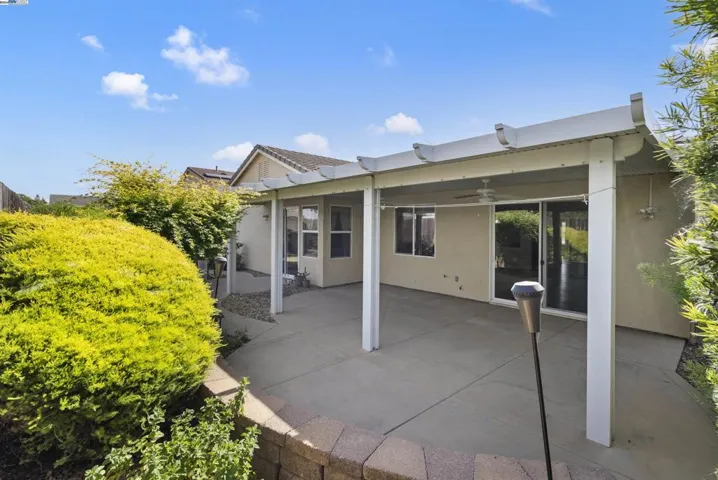 1660 Chateau Ln, Manteca, California 95337