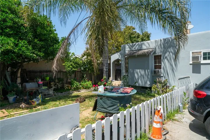 415 W Pine Street, Santa Ana, California 92701