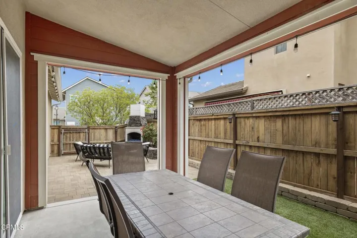 38-web-or-mls-UpmarketMedia-10578San-114