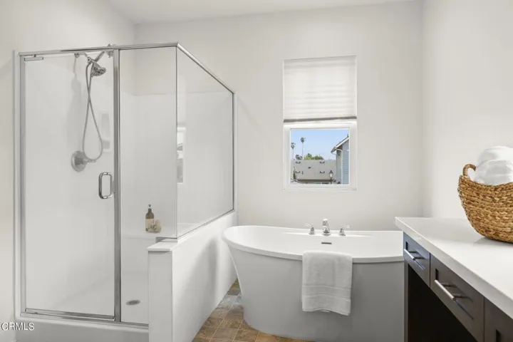 31-web-or-mls-UpmarketMedia-10578San-93