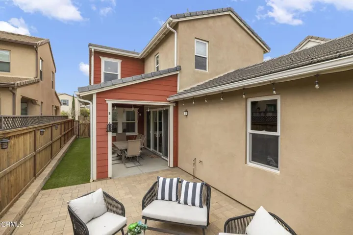 42-web-or-mls-UpmarketMedia-10578San-125