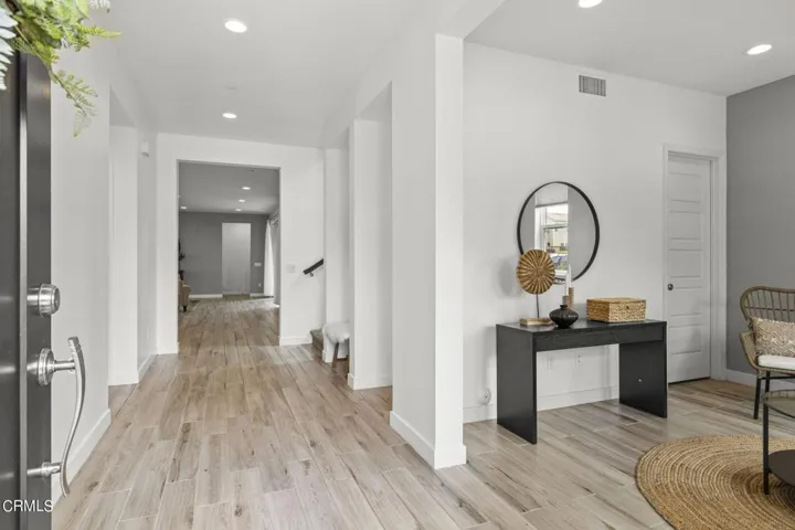 4-web-or-mls-UpmarketMedia-10578San-12