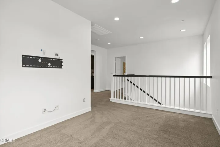 26-web-or-mls-UpmarketMedia-10578San-78