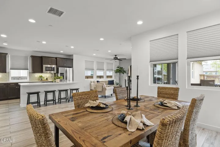 18-web-or-mls-UpmarketMedia-10578San-54