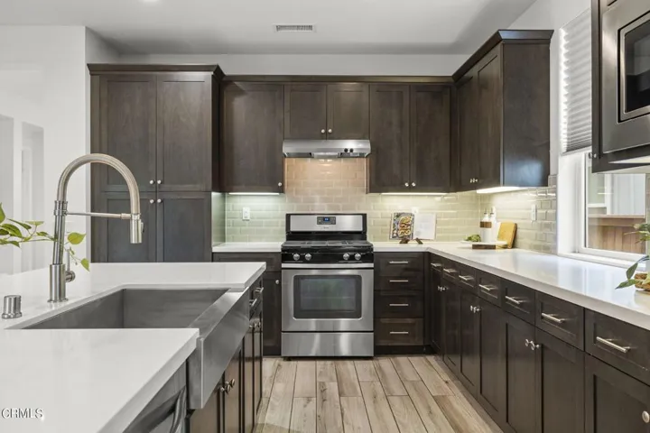 11-web-or-mls-UpmarketMedia-10578San-33