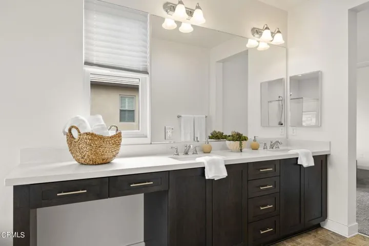 30-web-or-mls-UpmarketMedia-10578San-90
