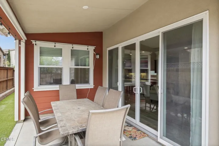 39-web-or-mls-UpmarketMedia-10578San-116