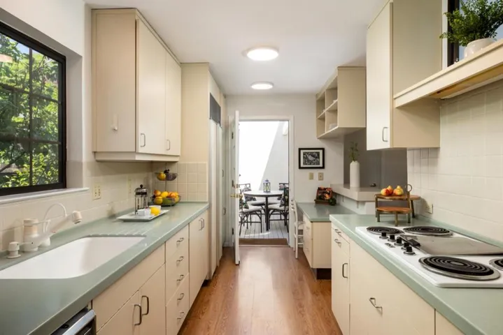 890 California Avenue, Palo Alto, California 94306