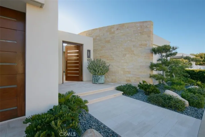 1523 Dolphin Terrace, Corona Del Mar, California 92625