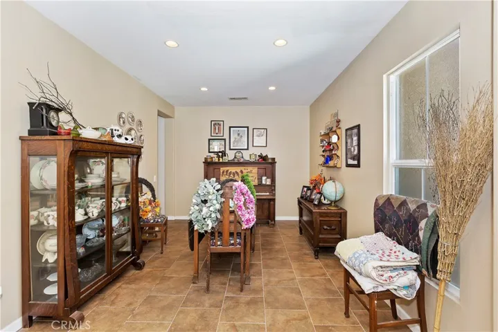 12457 Los Moras, Victorville, California 92392