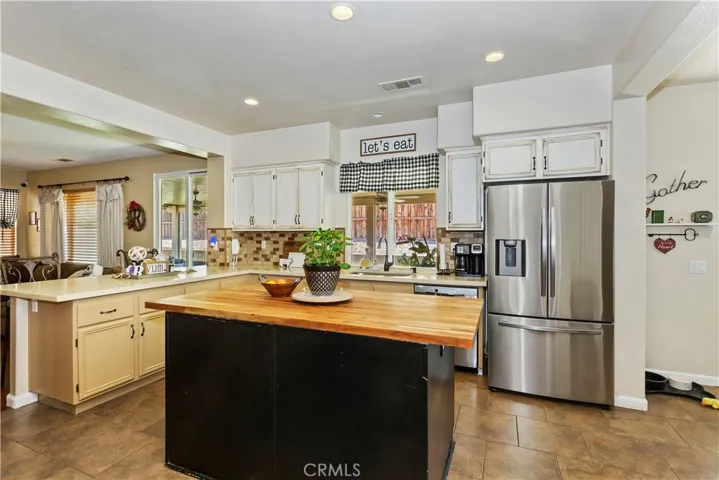 12457 Los Moras, Victorville, California 92392
