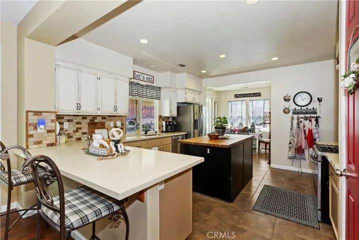12457 Los Moras, Victorville, California 92392