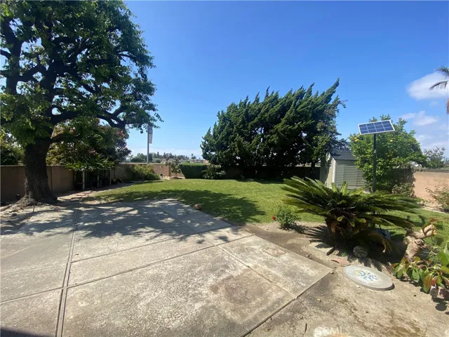 11095 Begonia Avenue, Fountain Valley, California 92708