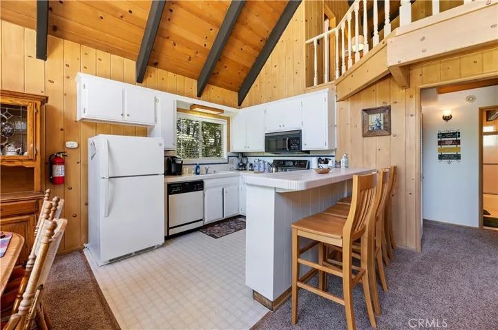 1075 Grass Valley Road, Lake Arrowhead, California 92352