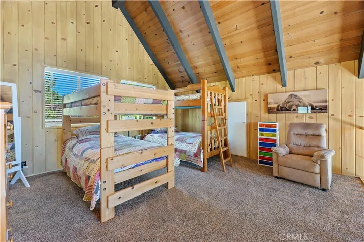 1075 Grass Valley Road, Lake Arrowhead, California 92352
