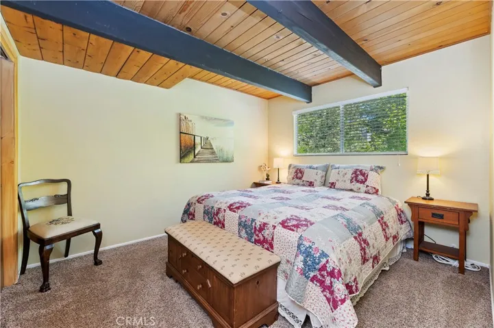 1075 Grass Valley Road, Lake Arrowhead, California 92352