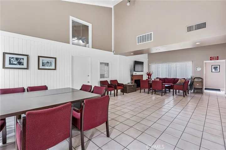 Commuity Room