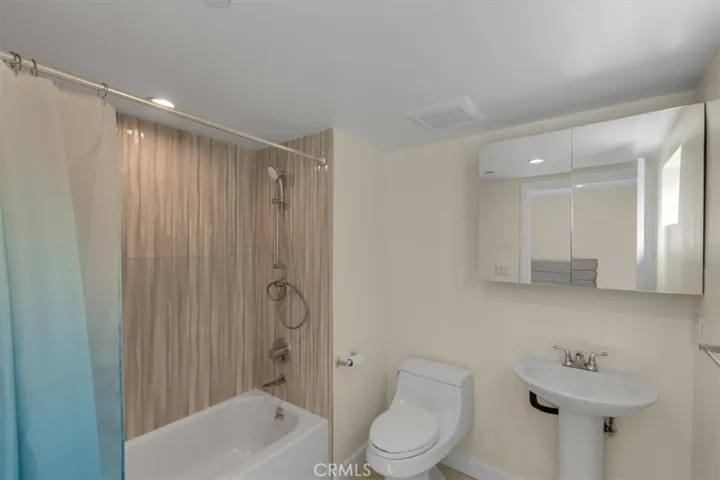 1807 17th Street 4, Santa Monica, California 90404