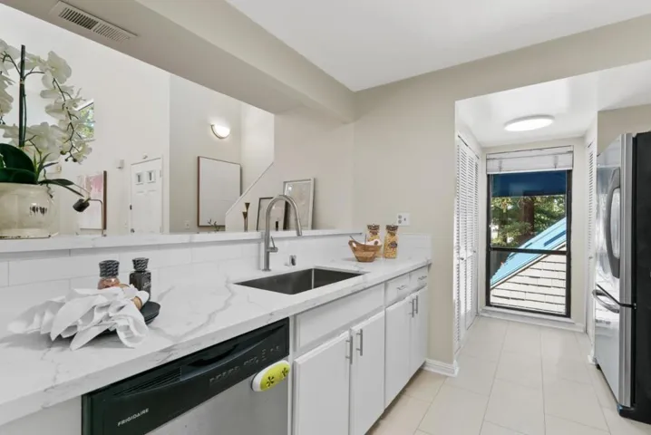 1011 Foxchase Drive, San Jose, California 95123