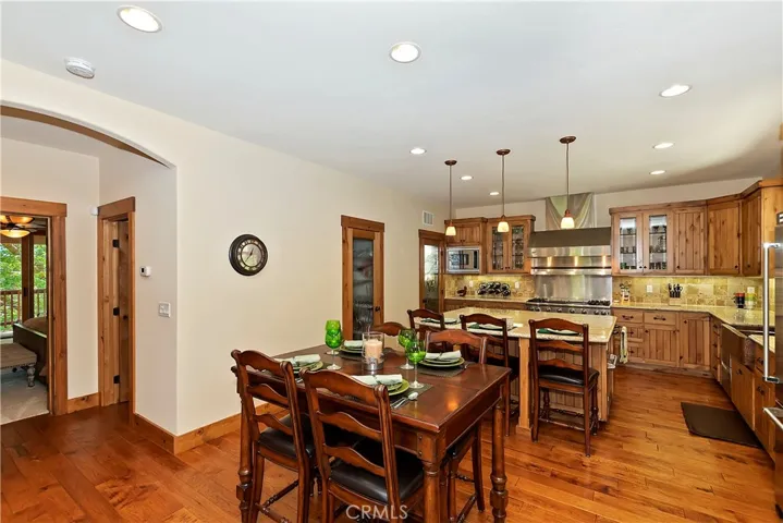 26611 Amador Lane, Lake Arrowhead, California 92352
